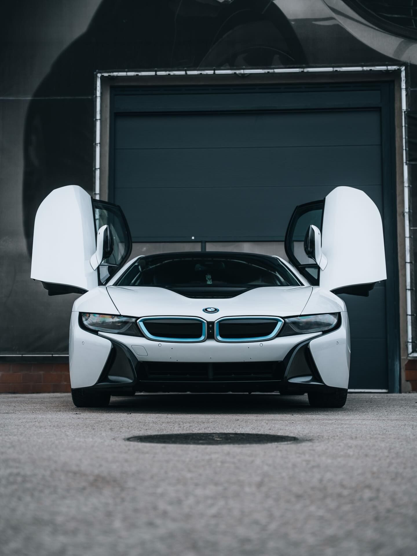 Maska BMW i8 po polerowaniu maszynowym