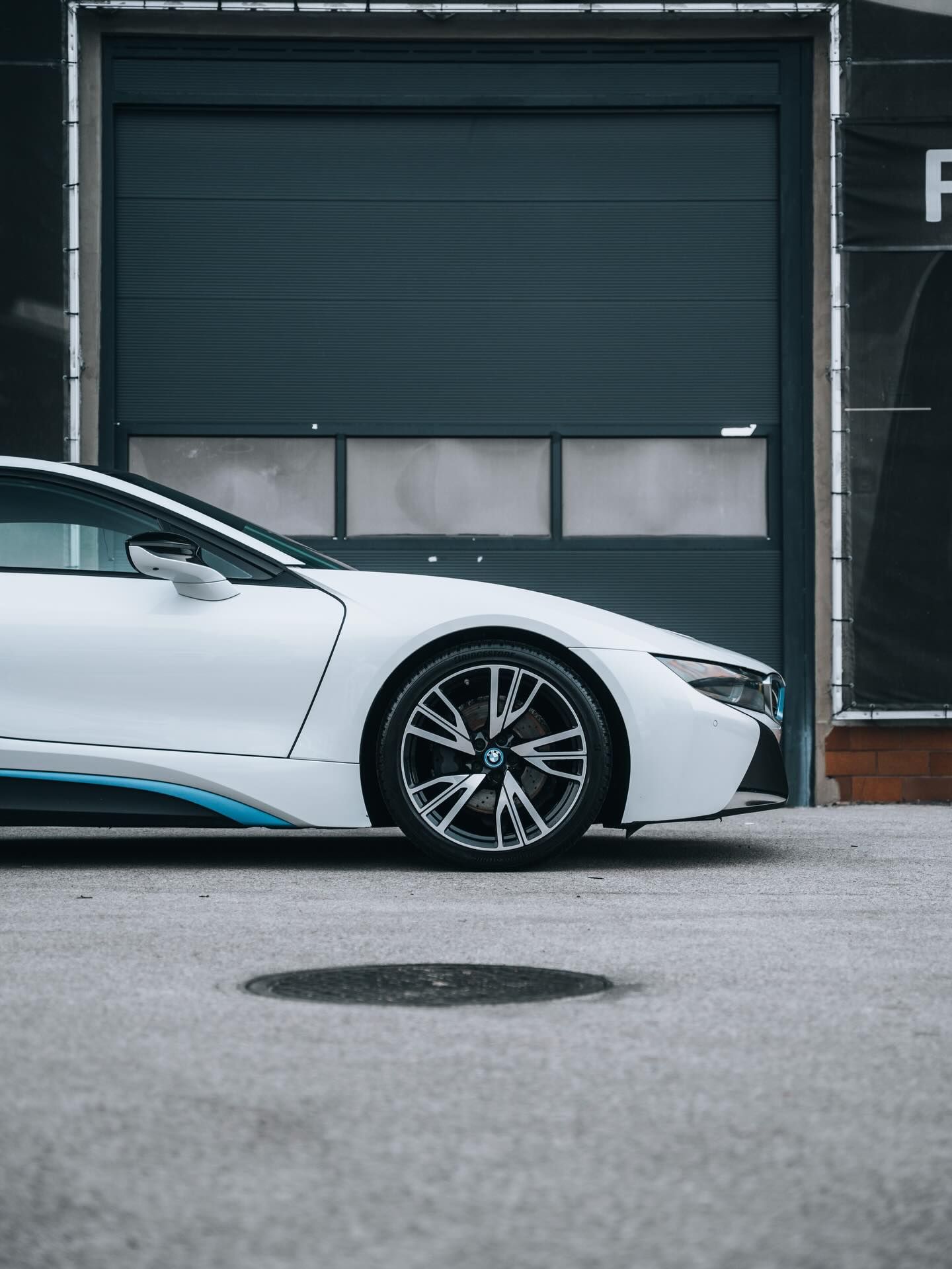 Tył BMW i8 po pełnej korekcie lakieru