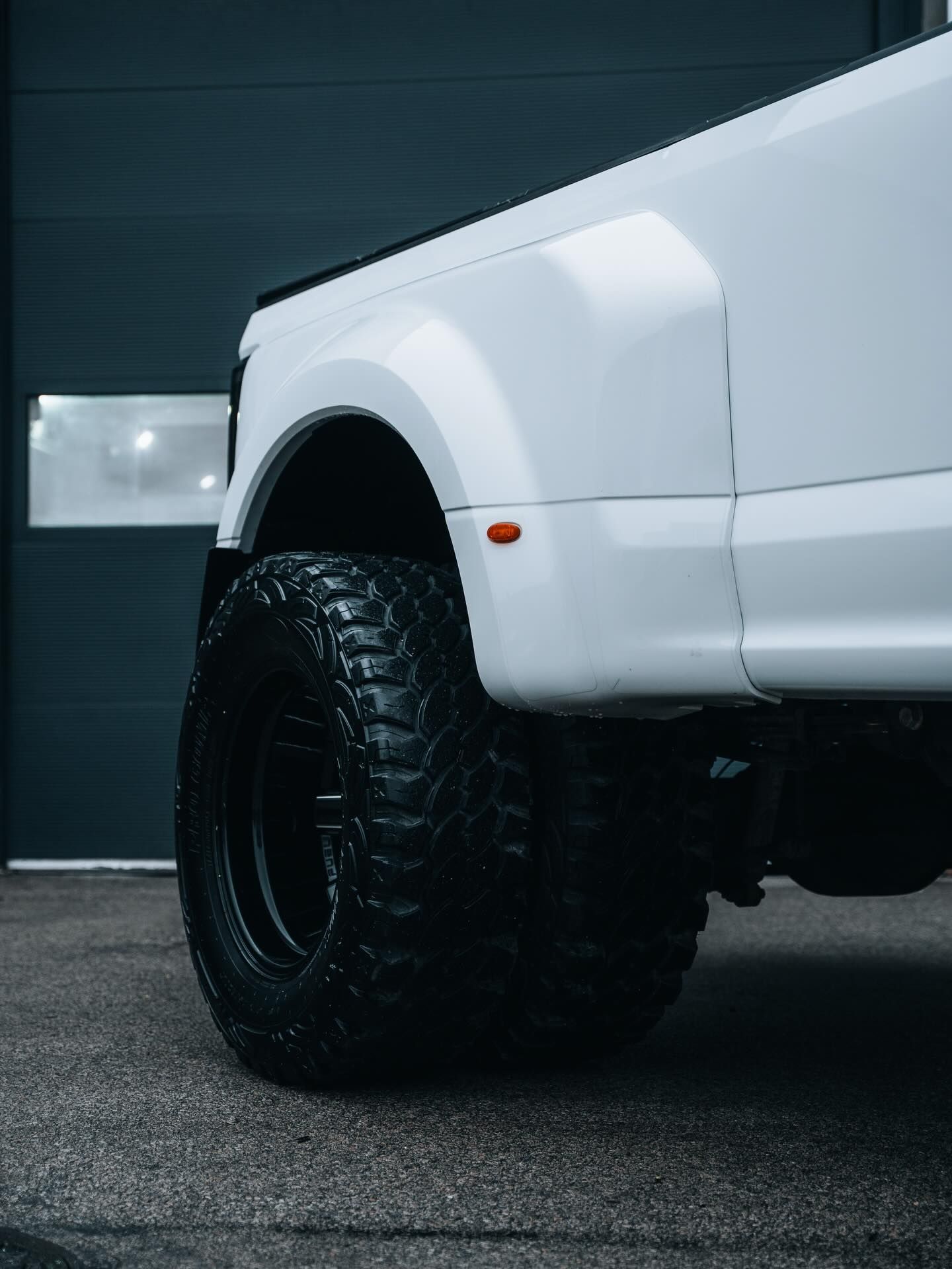 Ford F-350 Super Duty — Korekta lakieru w Kielcach, zdjęcie 7