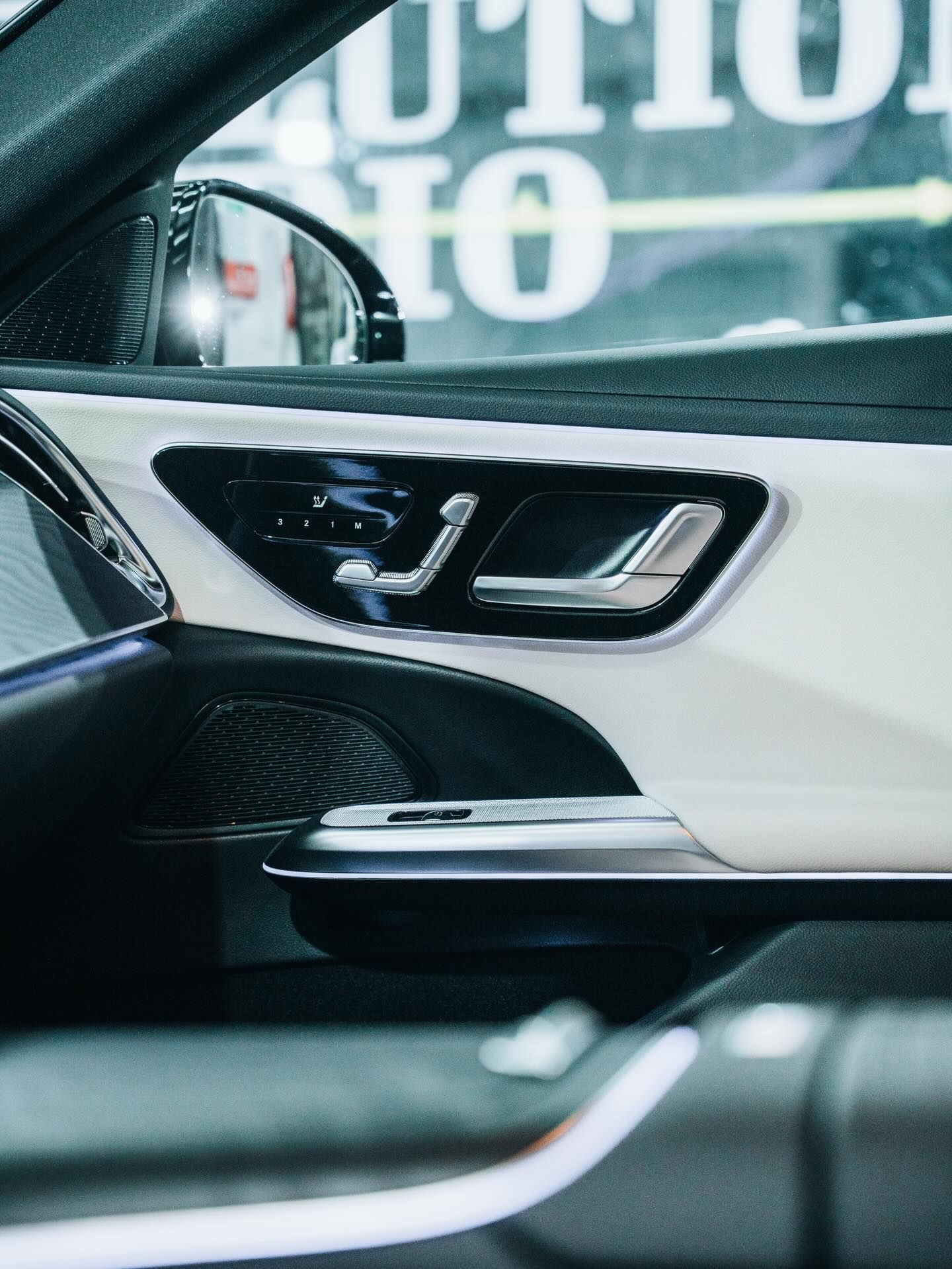 Próg załadunkowy Mercedesa zabezpieczony folią PPF