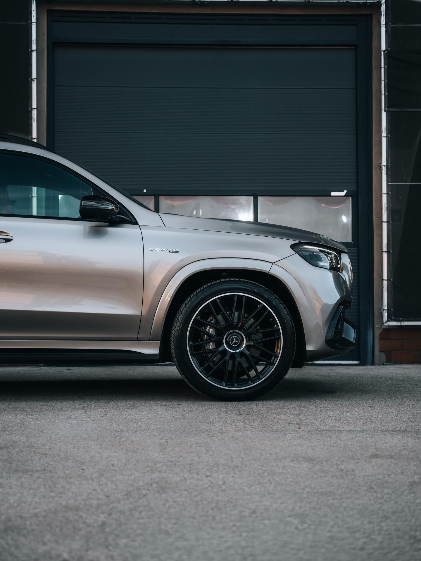 Tył Mercedesa GLS 63 AMG po dechromingu