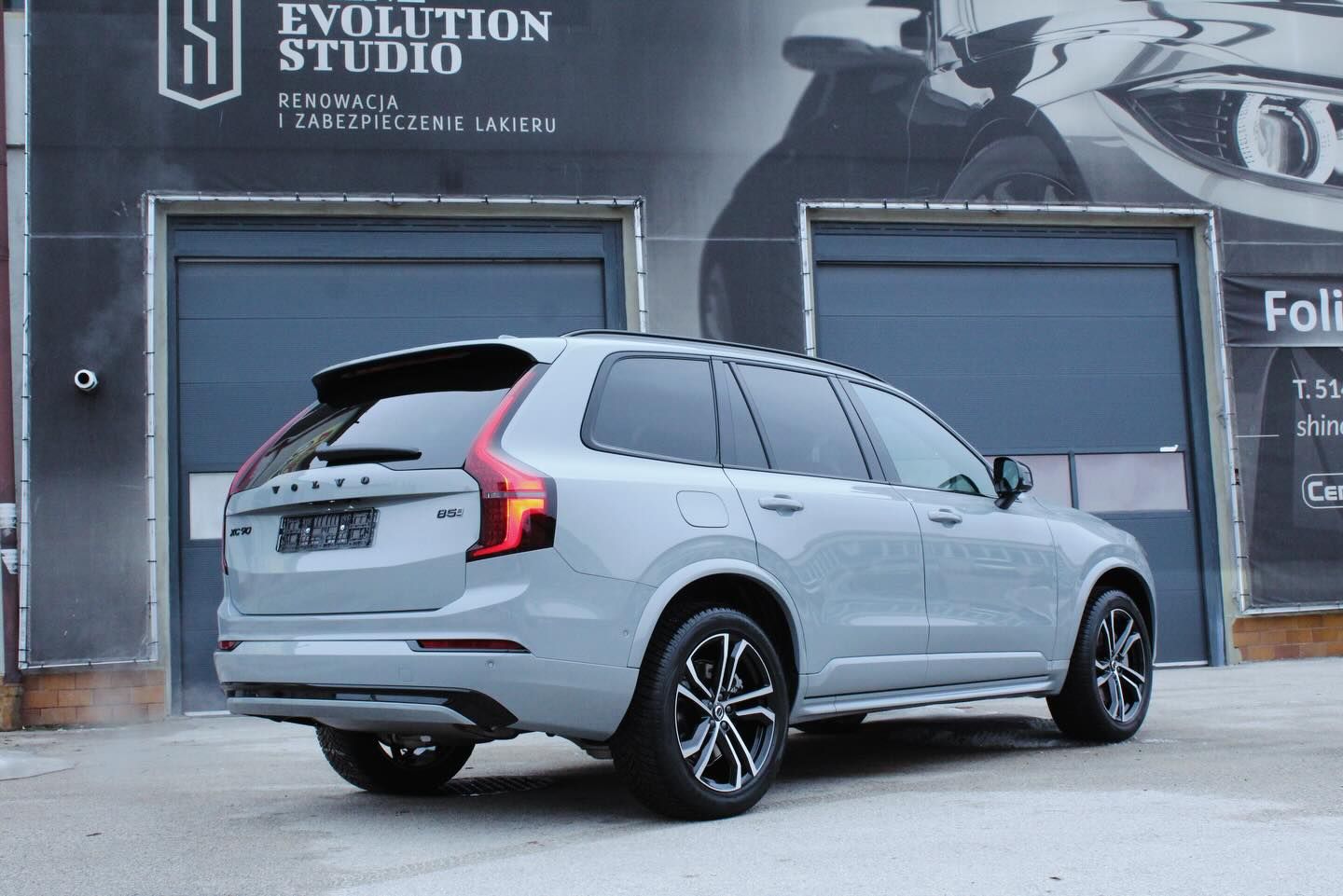 Dach Volvo XC90 w czarnym połysku