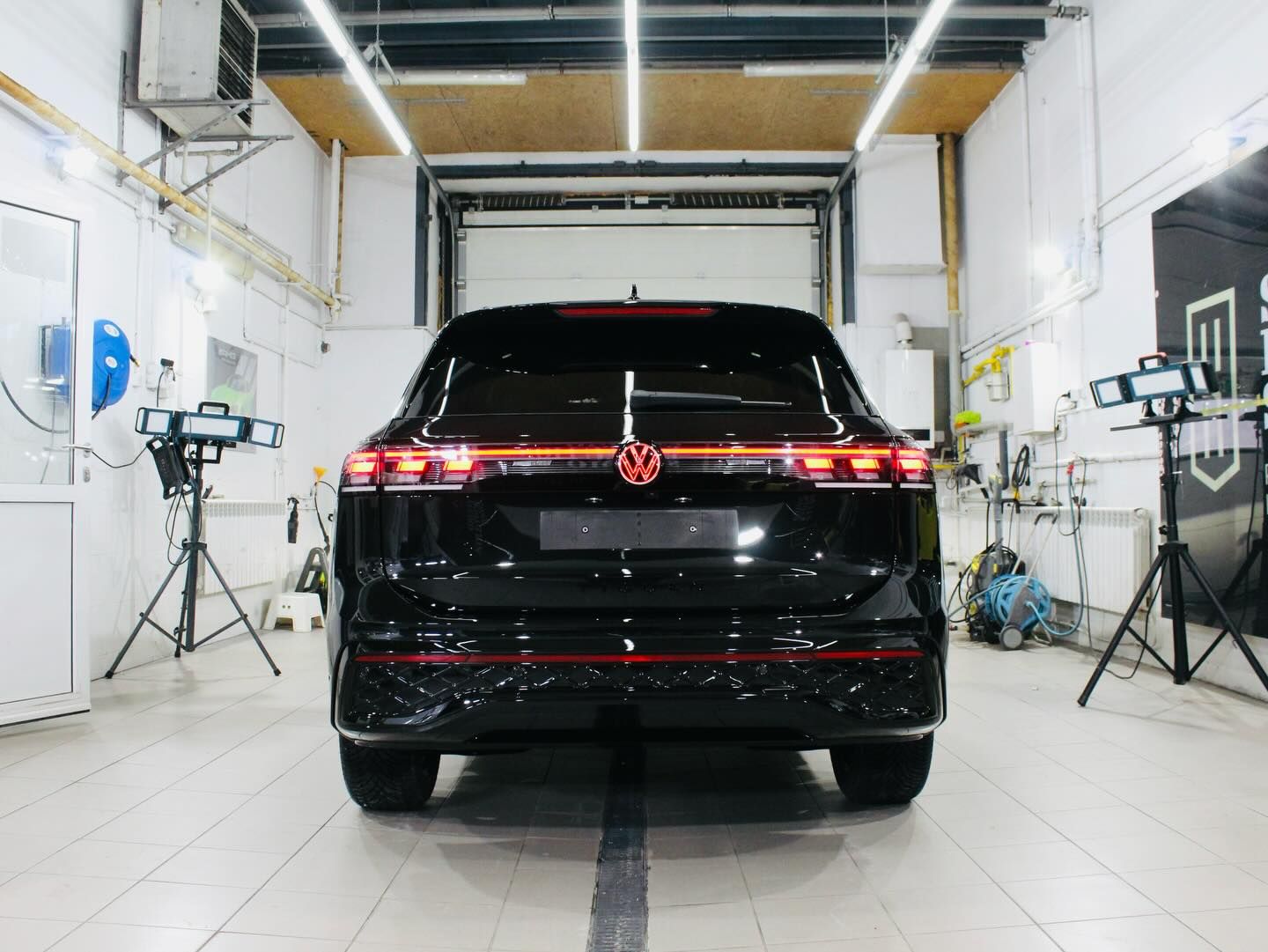 Bok VW Tiguan R po detailingu